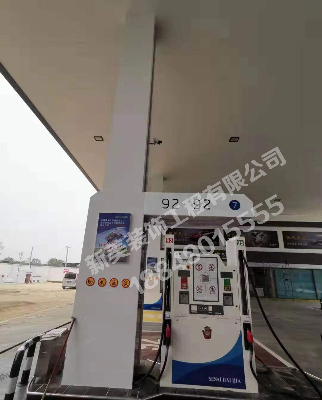 加油站灯箱